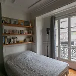 Bright Apartment - Near Park
